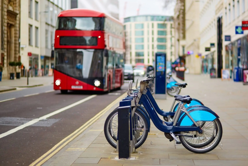 bus and bicycle london